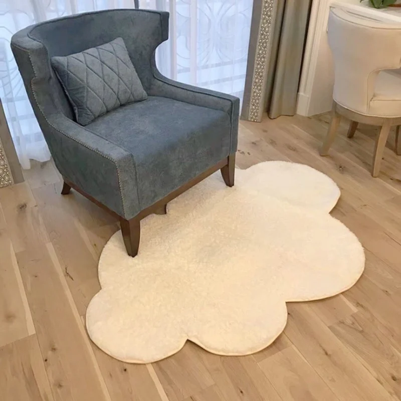 Cloud-Shaped Plush Bath Mat
