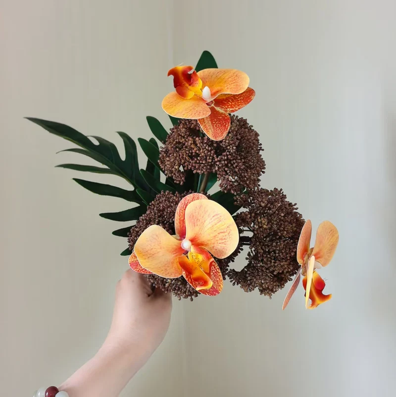 Exotischer Orchideen Blumenstrauß