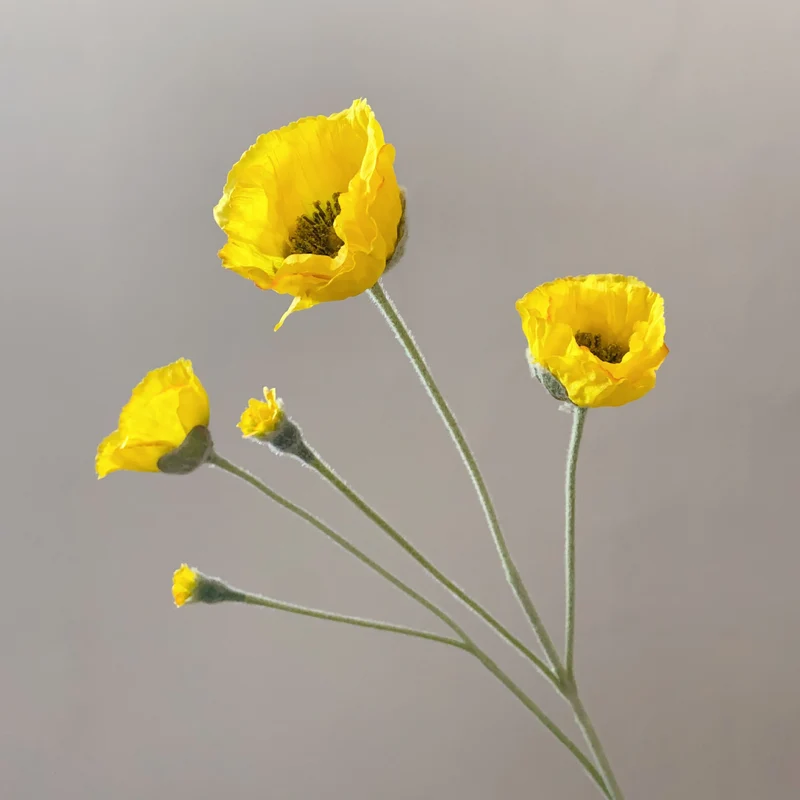 Elegante Seidenblumenanordnung