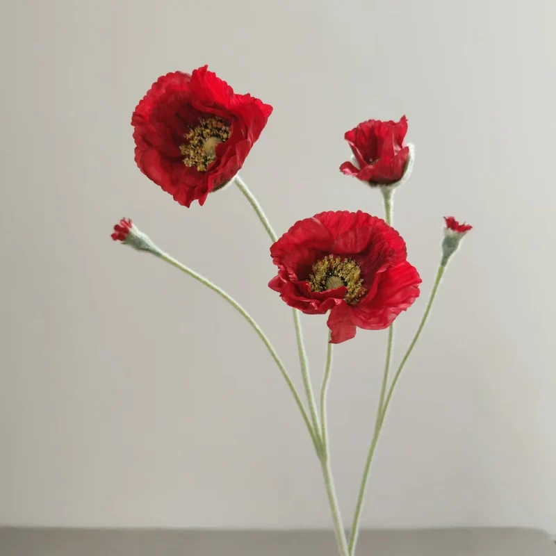 Elegante Seidenblumenanordnung