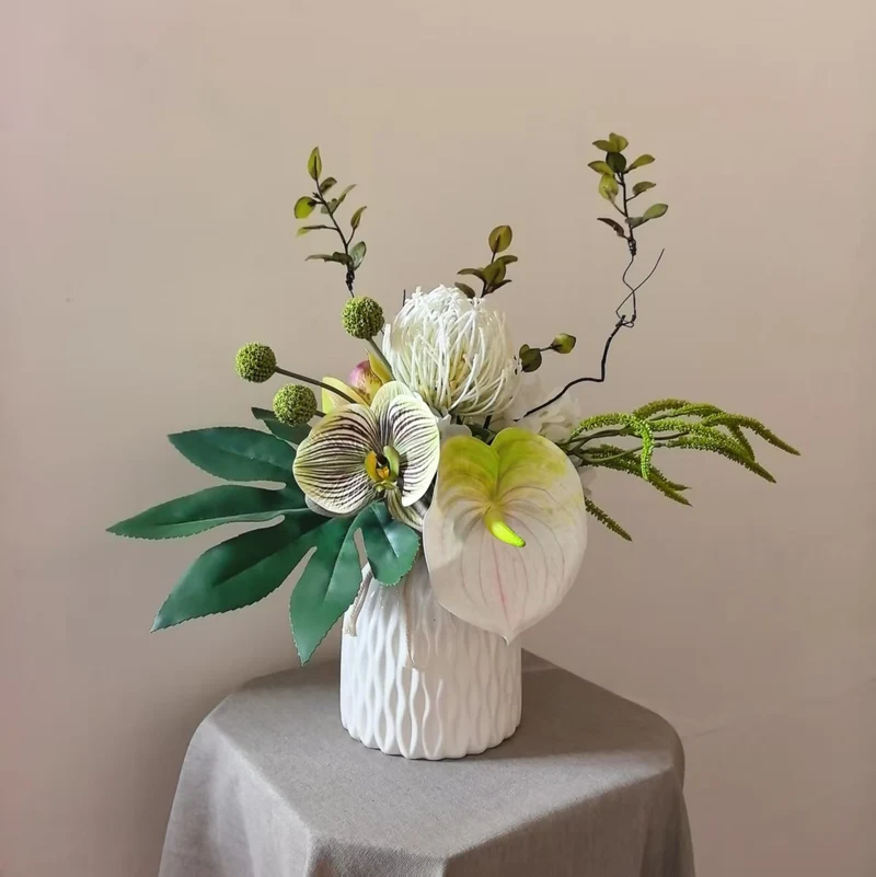 Elegante Innenblumenarrangement