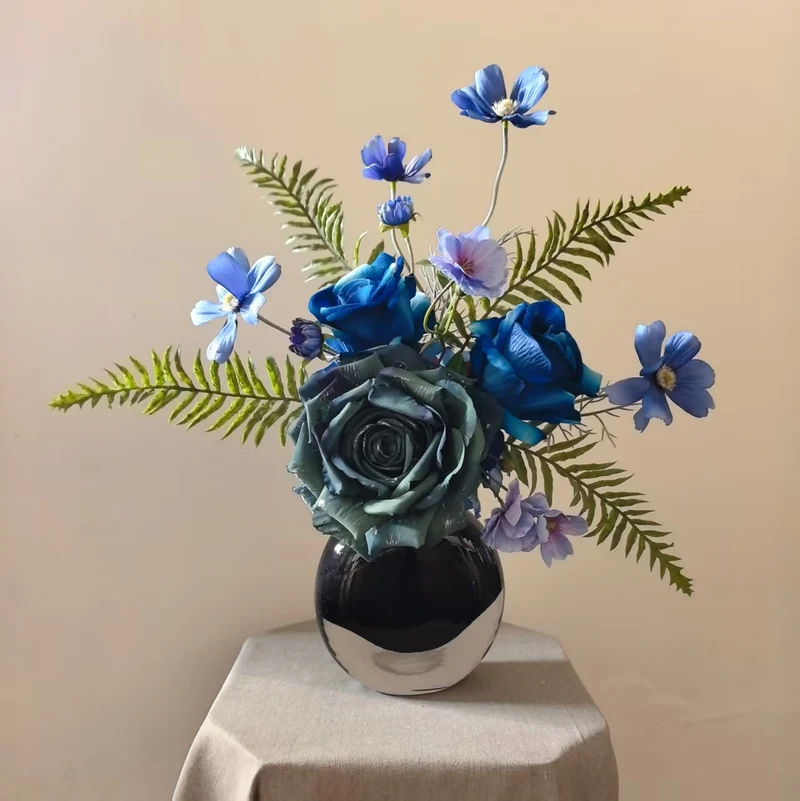 Elegante Blumenarrangement