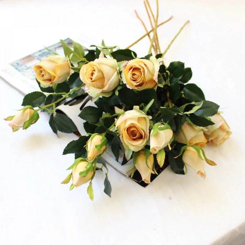 Elegante Kunstblumenstiele