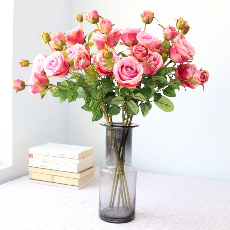Künstlicher Rosenstrauß