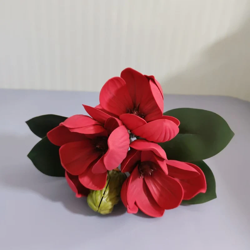 Künstlicher Magnolienblütenstrauß