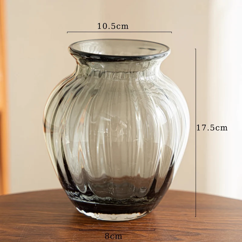 Mouthblown gerippte rauchige Glaslampen-Vase mit schmalem Hals Karnz