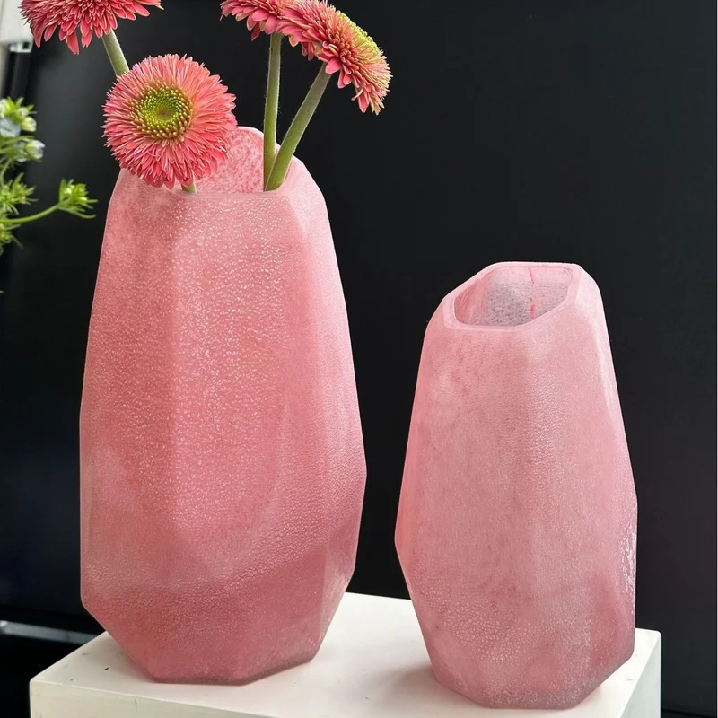 Geometrische Matte Keramische Hohe Tischvase mit Facettierter Basis Karnz