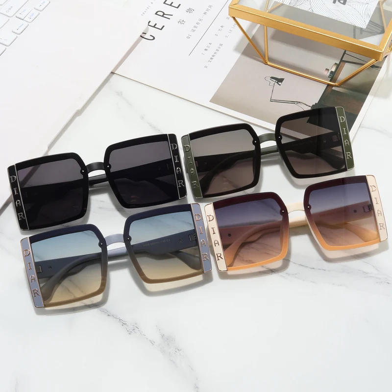 Dame solbrille i moderne kvadratisk design Luvikno