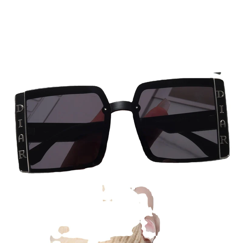 Dame solbrille i moderne kvadratisk design Luvikno