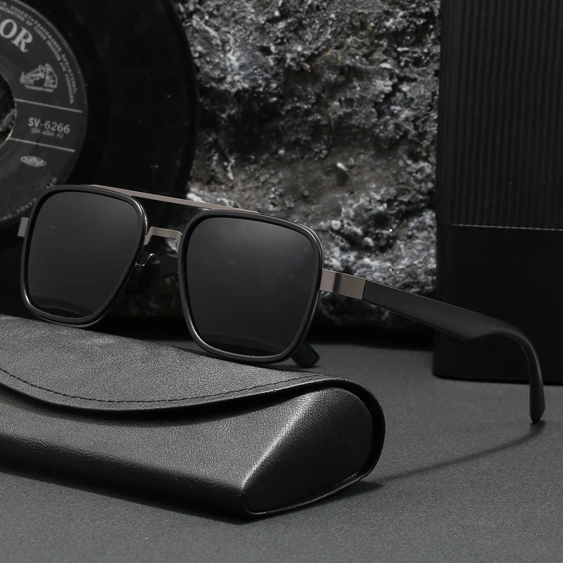 Dame moteriktig solbrille med firkantet ramme og innovative linser Luvikno