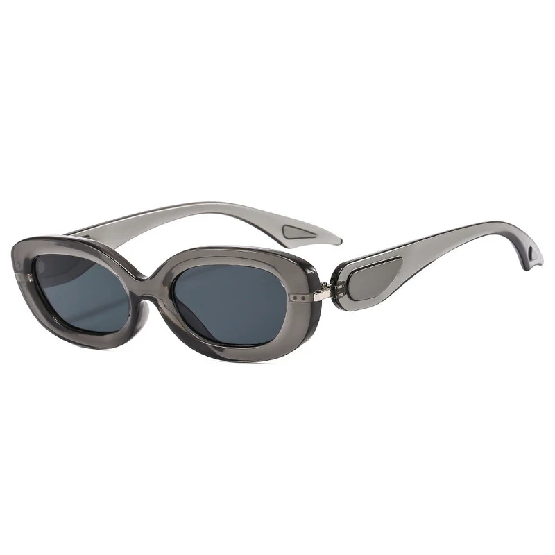 Dame moteriktig solbrille med stilfull buet ramme Luvikno