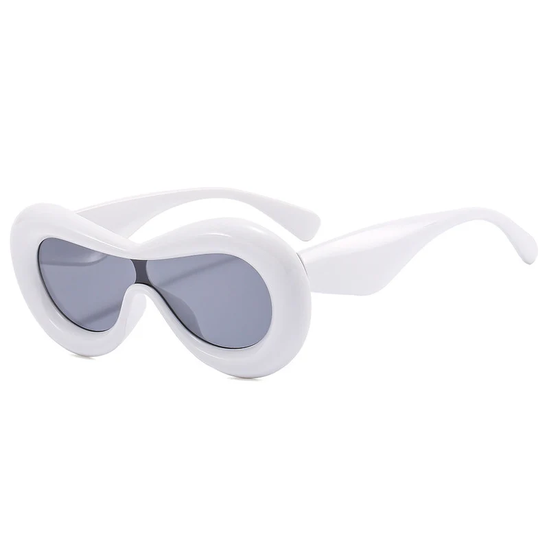 Dame moteriktig solbrille med nostalgisk sving Luvikno