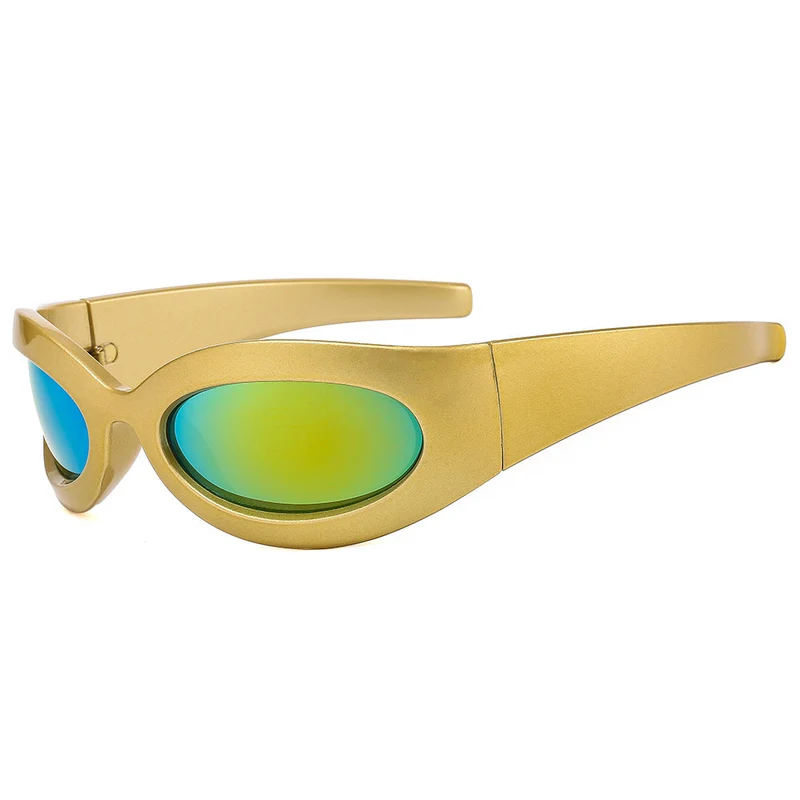 Dame moteriktig solbrille med oval ramme og moderne finish Luvikno