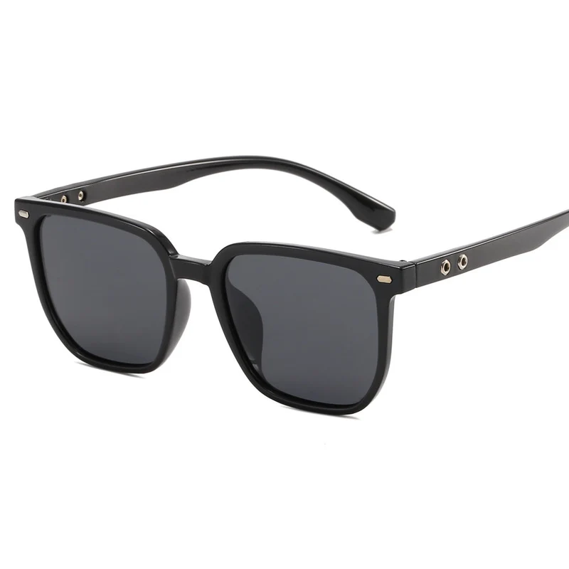 Dame moteriktig solbrille i trendy skilpaddemønster Luvikno