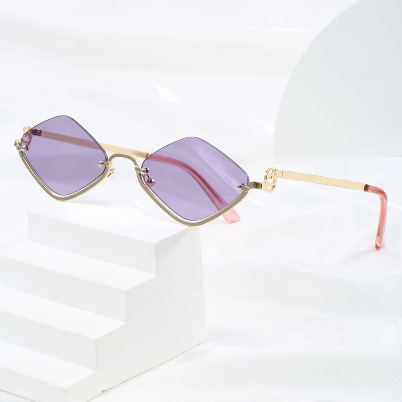 Dame mote kvadratisk solbrille med luksuriøs metallramme Luvikno