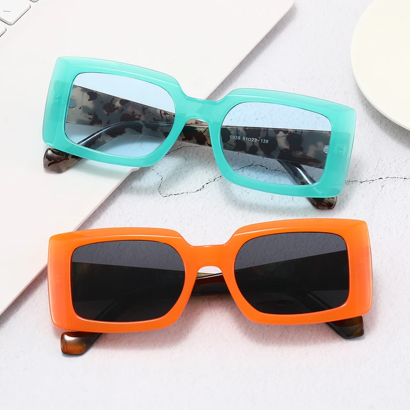 Dame moteristisk kvadratisk solbrille med gjennomsiktig design Luvikno