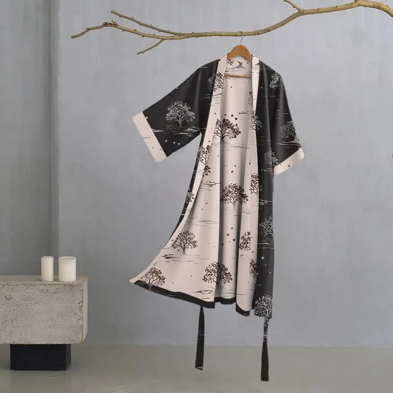 Unisex Kimono-Bademantel aus Baumwolle mit dem Muster „Charcoal Tree“