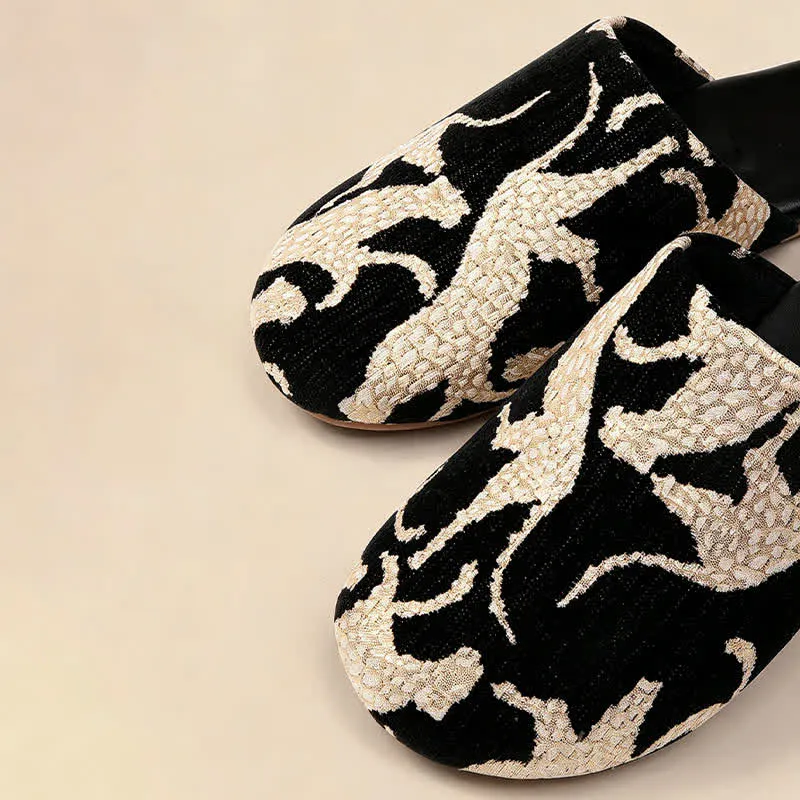 Jacquard-Hausschuhe mit Tiermuster und geschlossener Zehenpartie