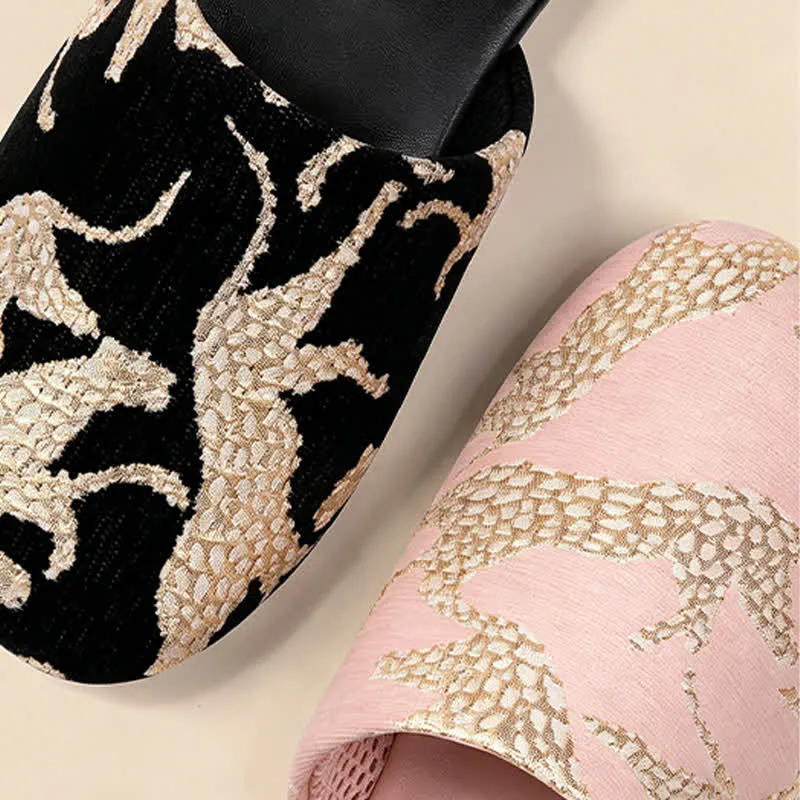 Jacquard-Hausschuhe mit Tiermuster und geschlossener Zehenpartie