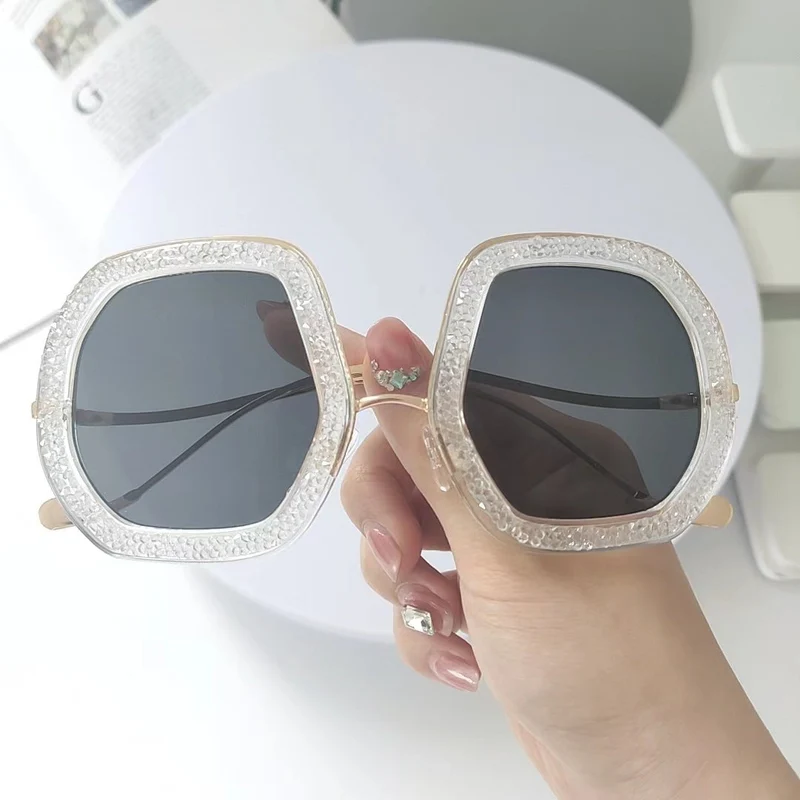 Damer ekstravagant solbrille med glitrende ramme Luvikno