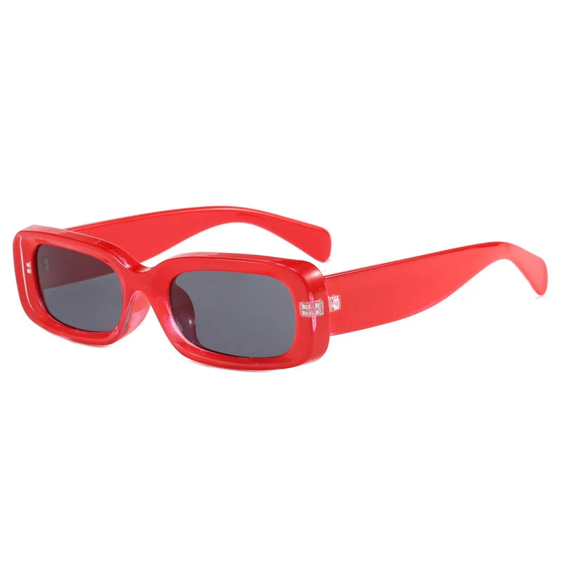Dame stilig designer solbrille med moderne, rektangulær ramme Luvikno