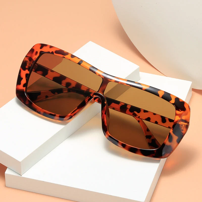 Dame stilige oversized solbriller i futuristisk design Luvikno