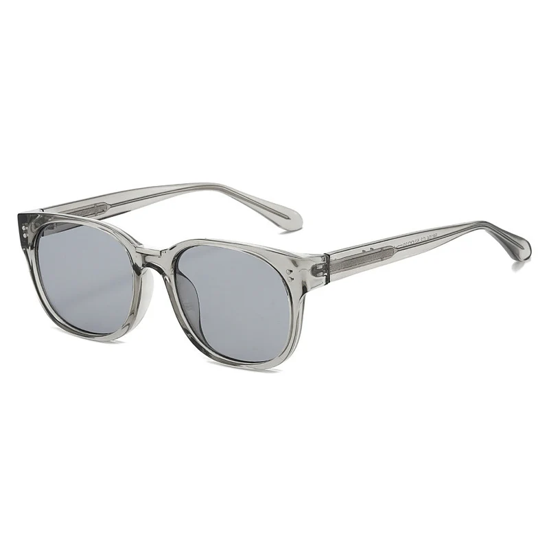 Dame moteriktig solbrille med gjennomsiktig ramme og elegante detaljer Luvikno