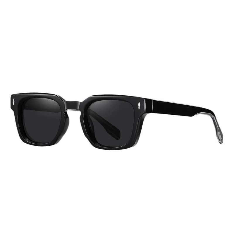 Dame moteriktig solbrille med firkantet ramme og gradientlinser Luvikno
