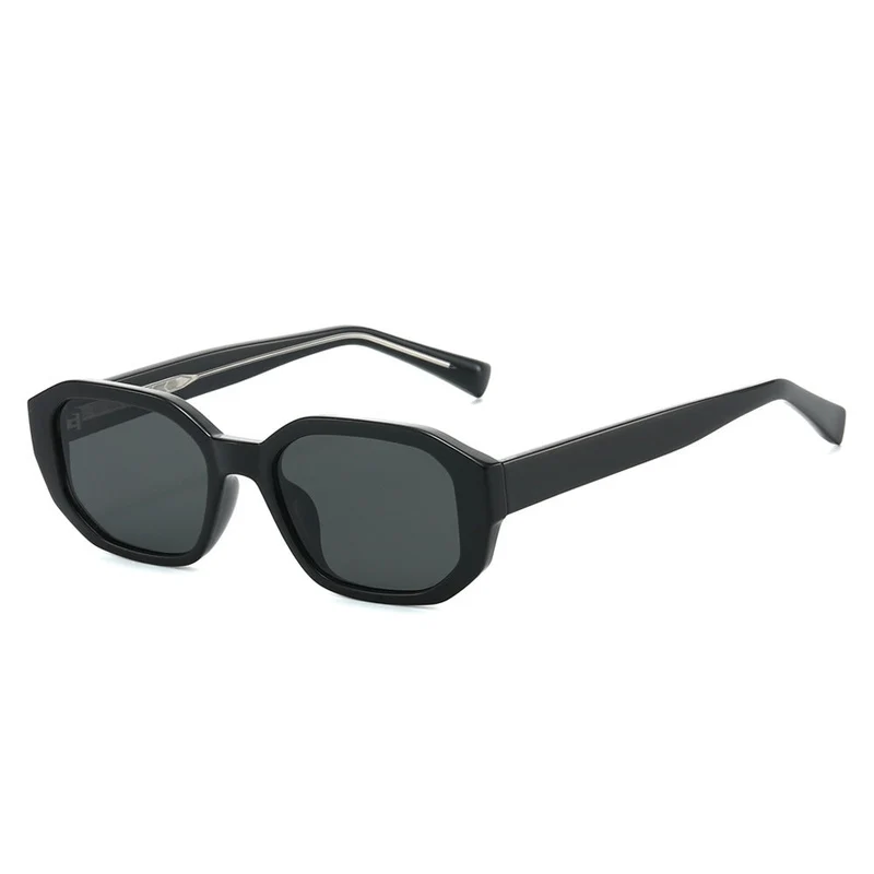 Dame moteriktig solbrille med unik åttekantet ramme Luvikno
