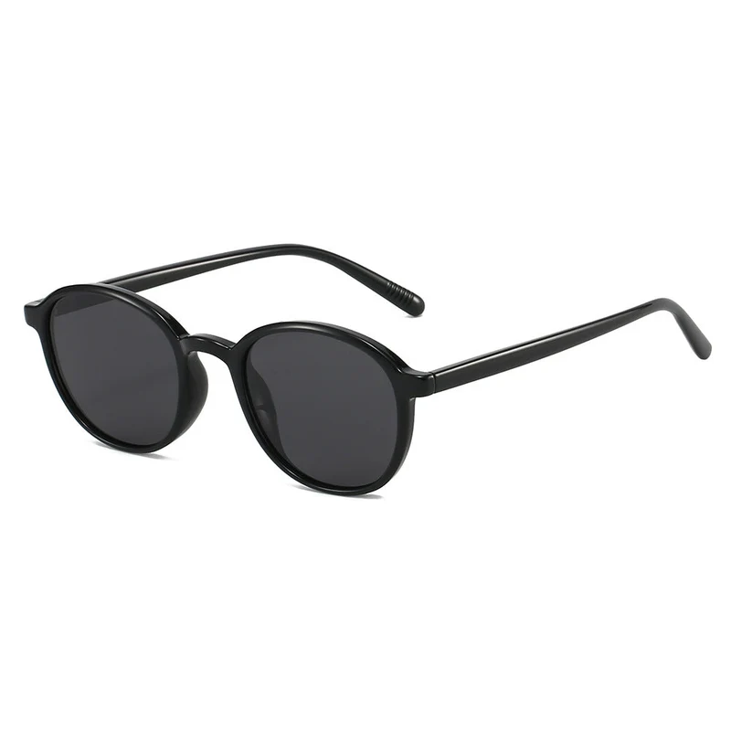 Dame moteriktig solbrille i klassisk ovaldesign Luvikno