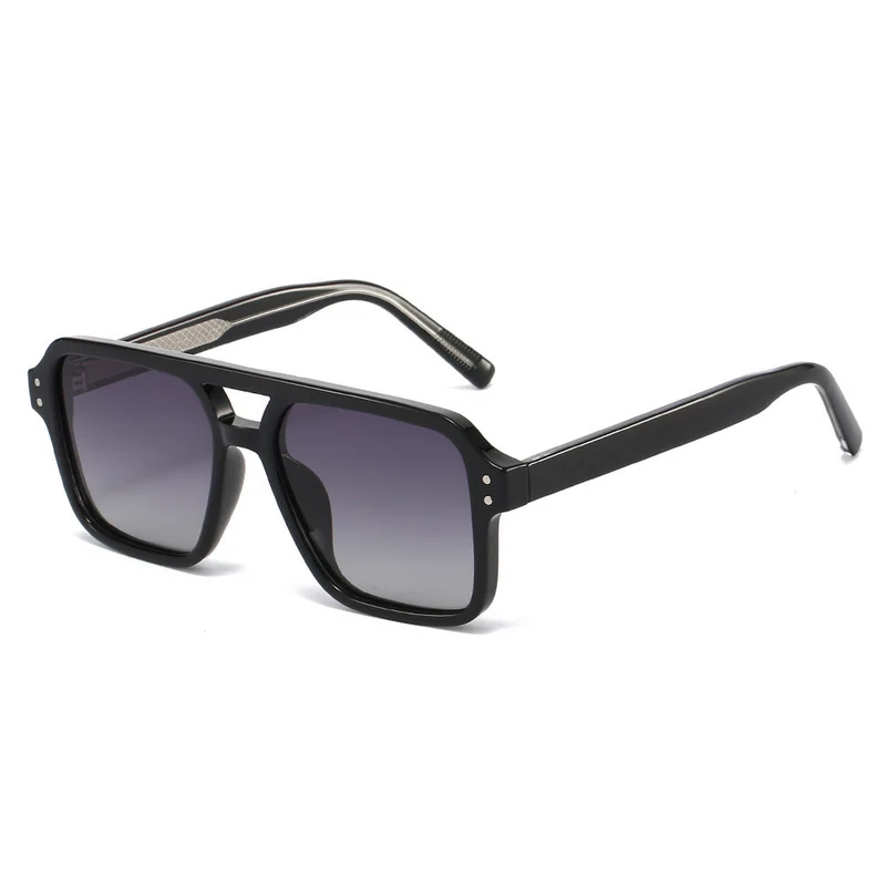 Damer mote solbrille i elegant skilpaddedesign Luvikno