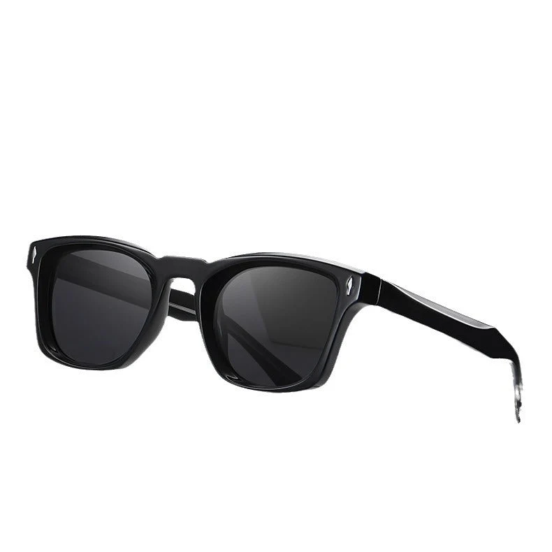 Dame moteriktig solbrille i elegant skilpadde-design Luvikno