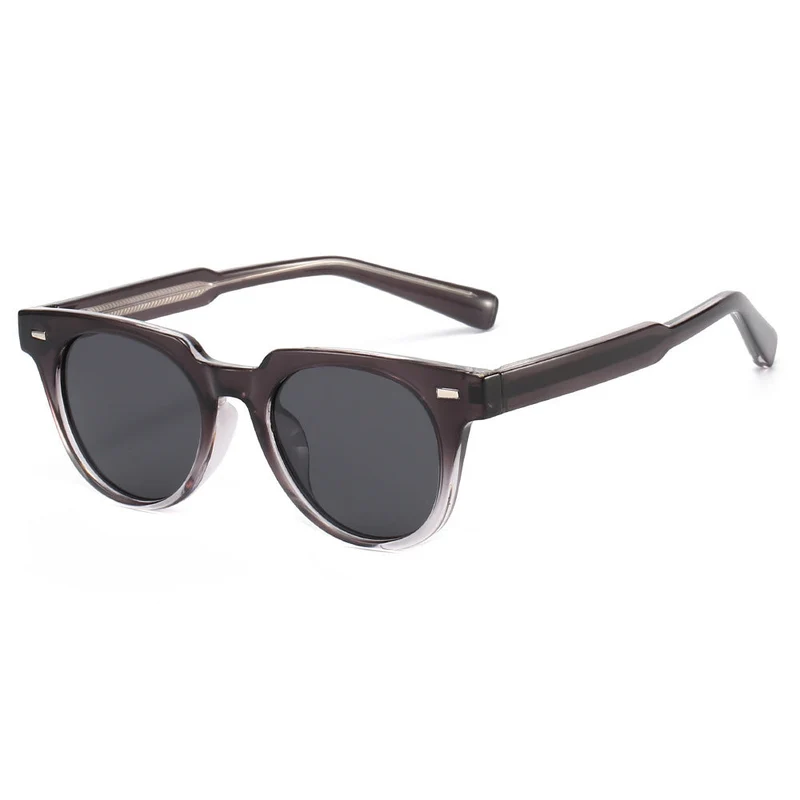 Dame moteriktig solbrille i elegant retro-design Luvikno