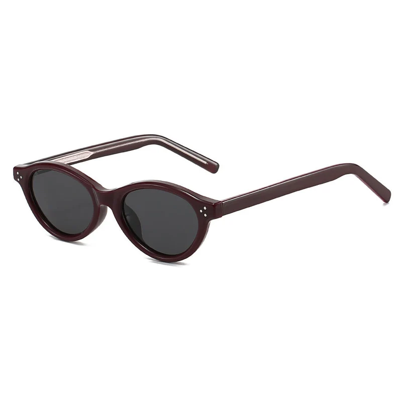 Dame Cat-Eye solbriller med elegant, transparent ramme og UV400-beskyttelse Luvikno