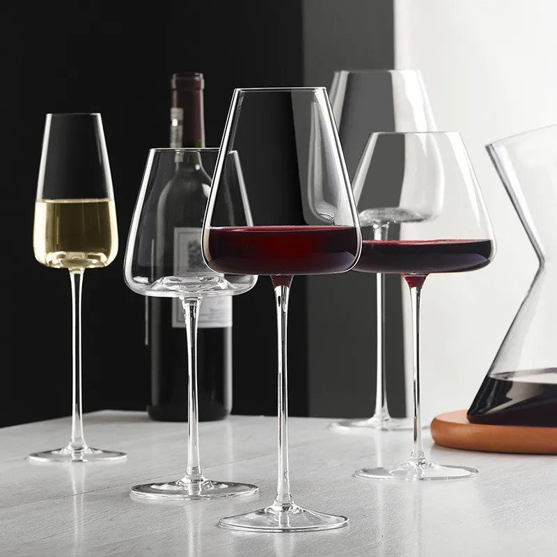 Sett med 2, 4 og 6 Håndlagde Krystallvins- og Champagneglass - 4 Størrelser | Luvikno
