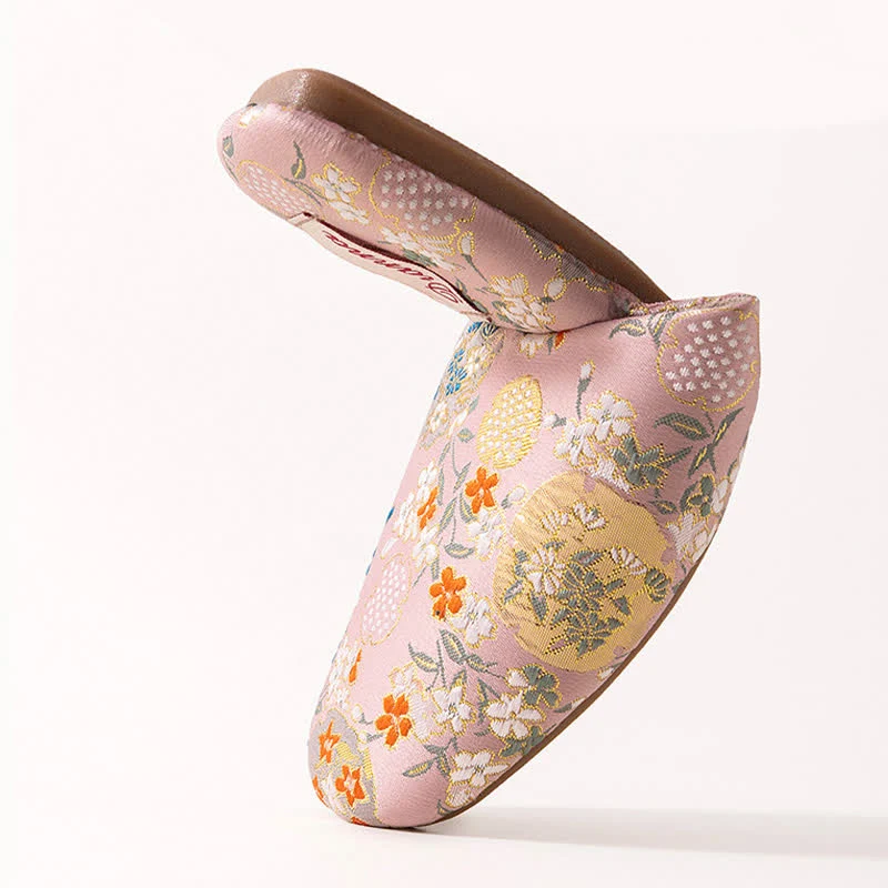 Hausschuhe aus Satin mit Chinoiserie-Stickerei