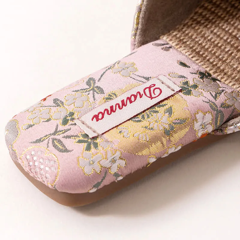 Hausschuhe aus Satin mit Chinoiserie-Stickerei