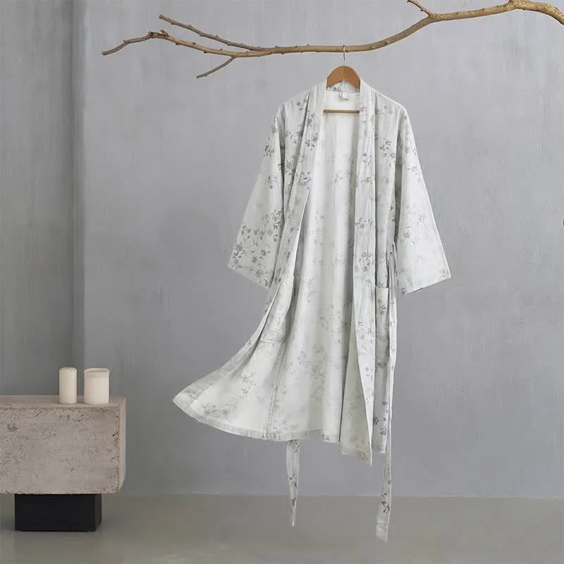 Eleganter Kimono-Bademantel aus Baumwoll-Leinen mit Blumenmuster