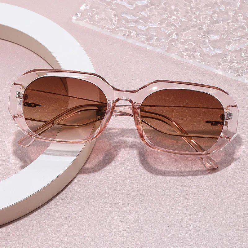 Dame moteriktig geometrisk solbrille med robust design Luvikno