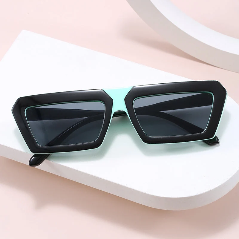 Dame geometrisk solbrille i trendy design Luvikno