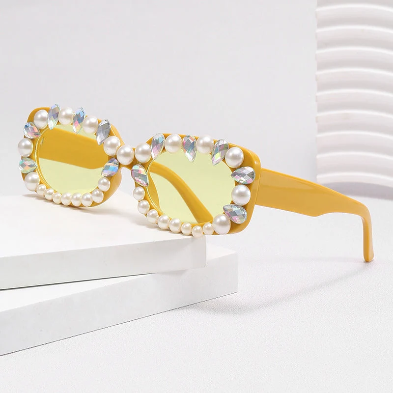 Damer elegant solbrille med perlepynt Luvikno