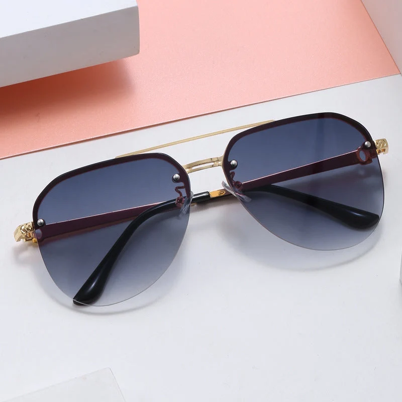 Damer elegant pilot solbrille med høy UV-beskyttelse og stilfull ramme Luvikno
