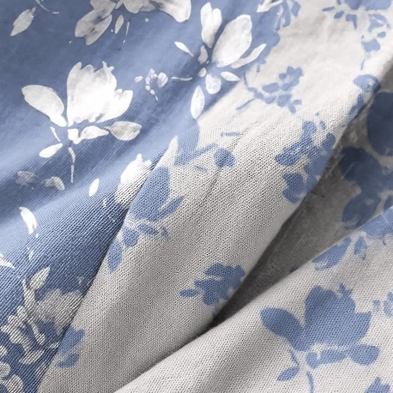 Eleganter Kimono-Bademantel aus doppellagigem Baumwollgewebe mit Blumenmuster
