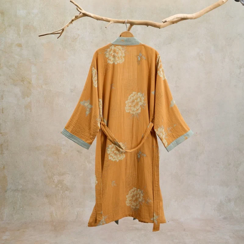 Kimono-Bademantel aus Baumwollgaze mit gelber Pfingstrose