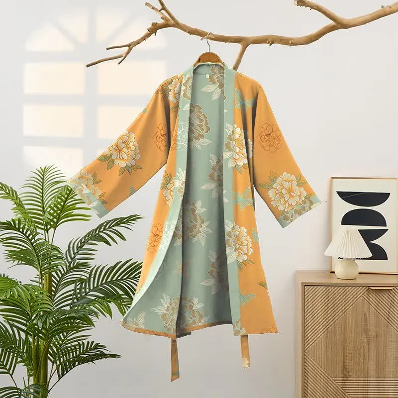 Kimono-Bademantel aus Baumwollgaze mit gelber Pfingstrose