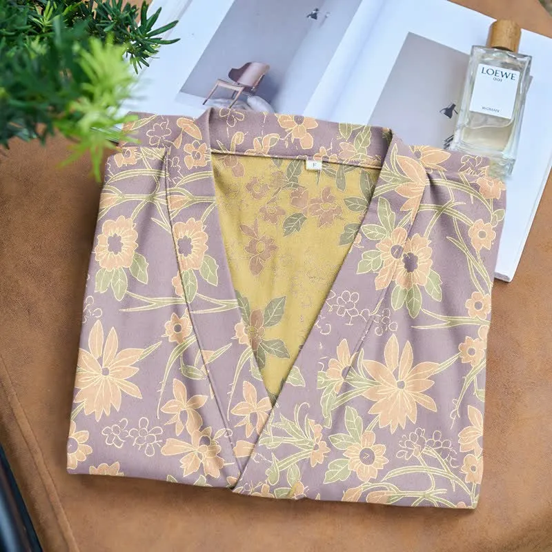 Vintage-Bademantel aus rustikalem Baumwolljacquard mit Blumenmuster