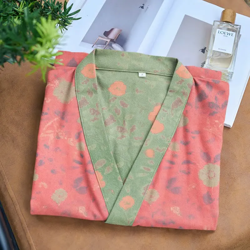 Kimono-Bademantel aus doppellagigem Baumwollgewebe mit Blumenmuster