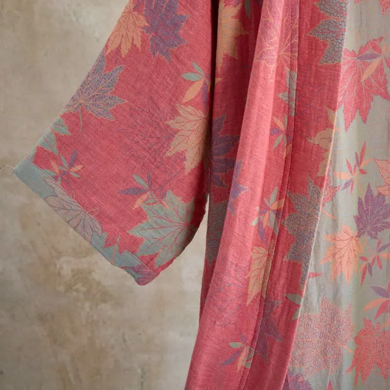 Kimono-Bademantel aus doppellagigem Baumwollgewebe mit Ahornblattmuster