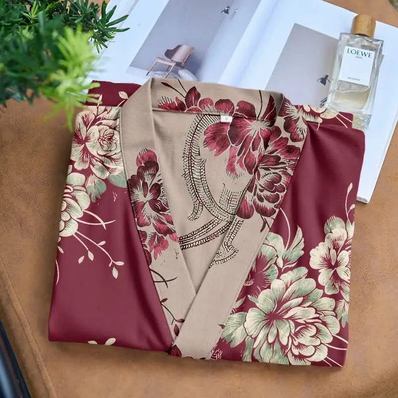 Luxuriöser Kimono-Bademantel aus doppellagigem Baumwollgaze mit Pfingstrosenmuster