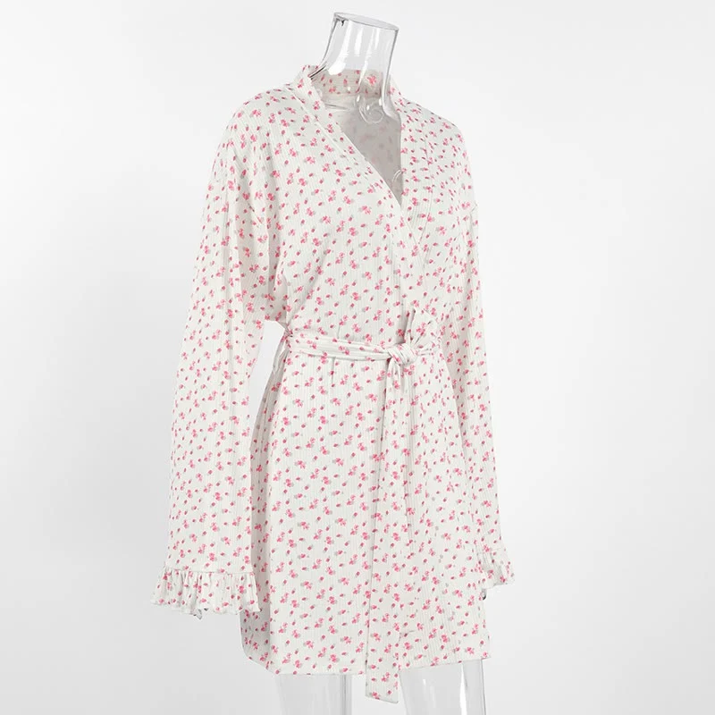 Pyjama-Bademantel aus Strick mit Blumenmuster und Rüschen